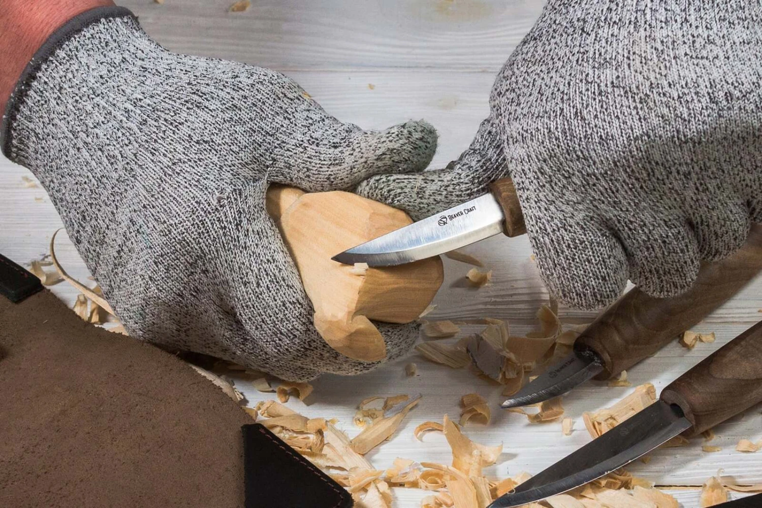 BeaverCraft S19X – Premium Whittling Tool Set (3 Deluxe Knives + Accessories In Leather Case) 7 BeaverCraft S19X – Premium Whittling Tool Set (3 Deluxe Knives + Accessories In Leather Case) - Image 5